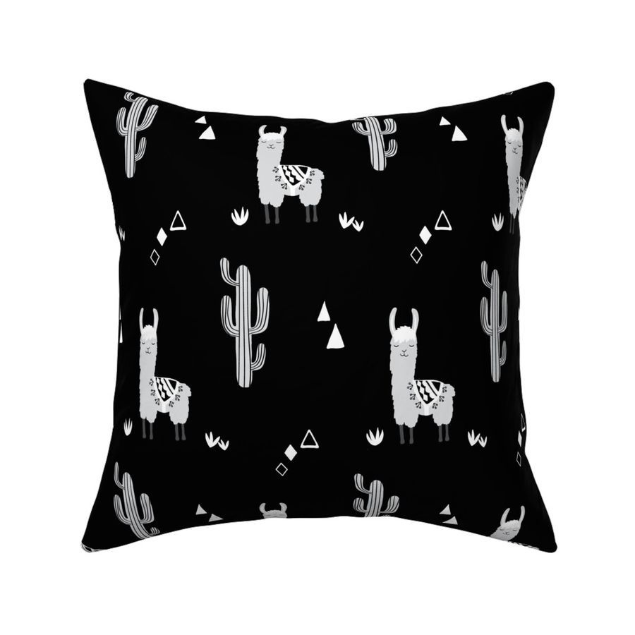 HOME_GOOD_SQUARE_THROW_PILLOW