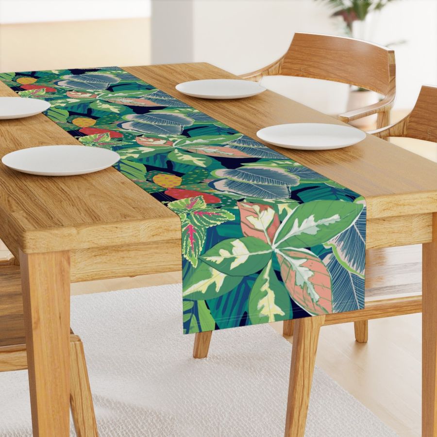 HOME_GOOD_TABLE_RUNNER