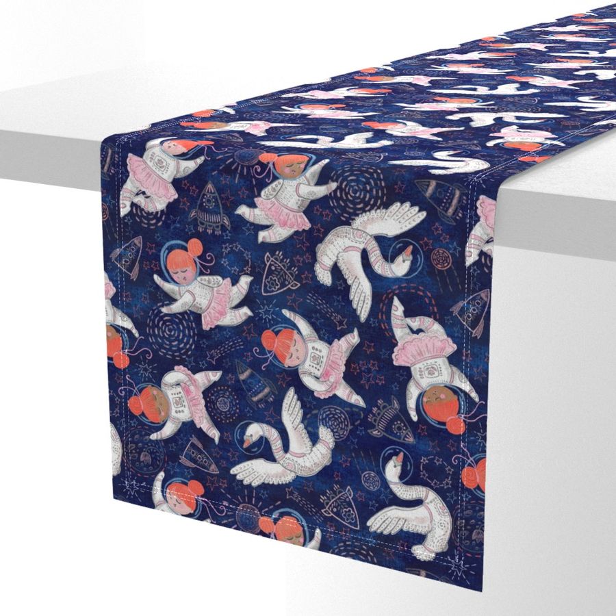 HOME_GOOD_TABLE_RUNNER