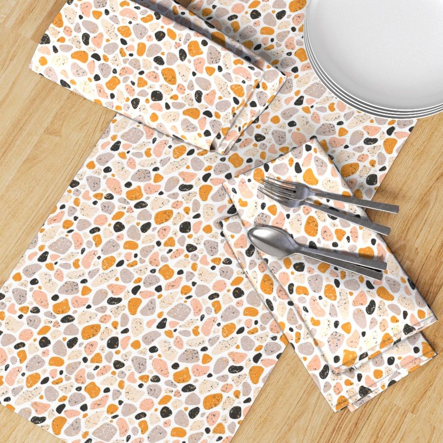 HOME_GOOD_TABLE_RUNNER