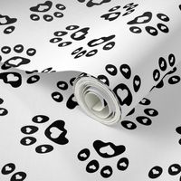 Love Heart Paws White Black