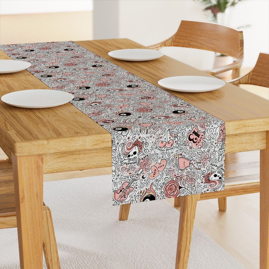 HOME_GOOD_TABLE_RUNNER