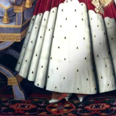 Queen Elizabeth 1 inspired princesses Queens renaissance Tudor big lace ruff collar baroque pearls red white gown crown tiara castle palace fur cape beauty carpets curtains fans gloves Elizabethan era 16th century 17th century historical embroidery ornate