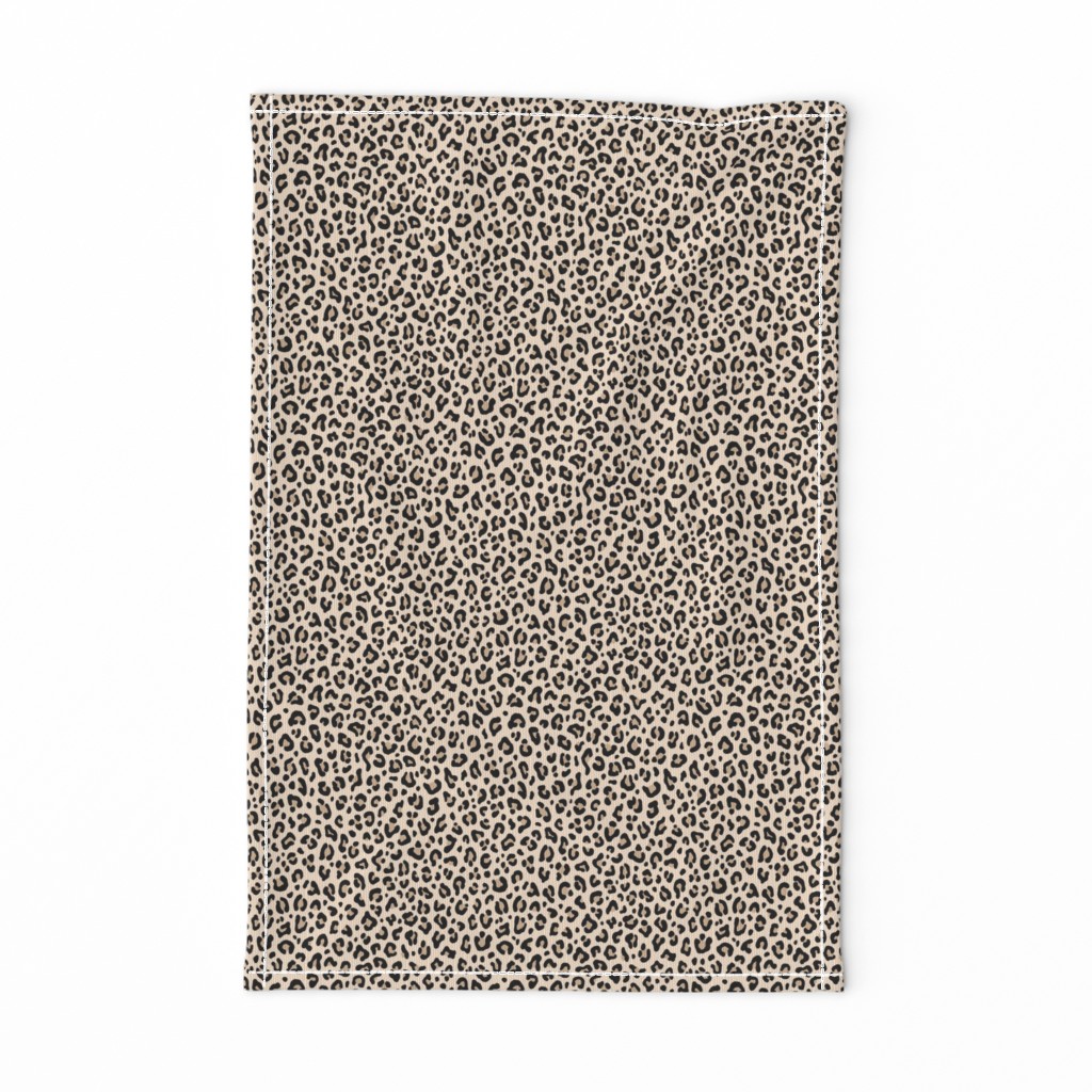 ★ BLACK and WHITE LEOPARD - LEOPARD PRINT in ECRU ★ Tiny Scale / Collection : Leopard spots – Punk Rock Animal Print