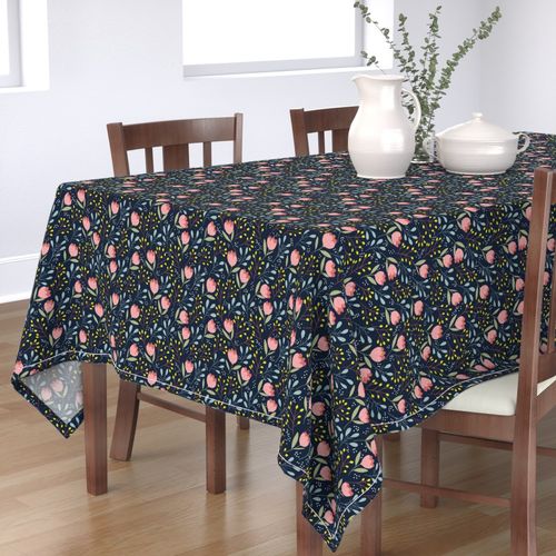 HOME_GOOD_RECTANGULAR_TABLE_CLOTH