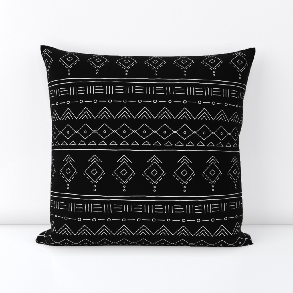 Minimal mudcloth bohemian ethnic abstract indian summer aztec design monochrome black and white