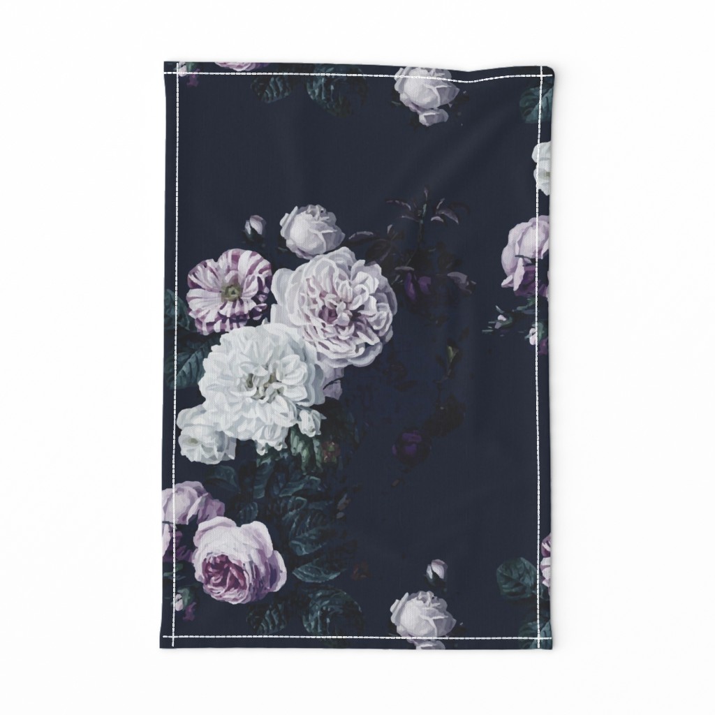 dark moody floral jumbo on navy