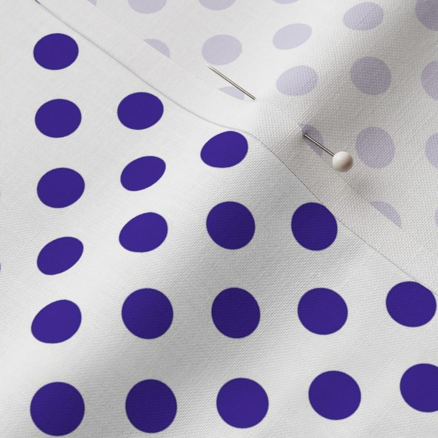 Max quilt E dot white navy 1x1