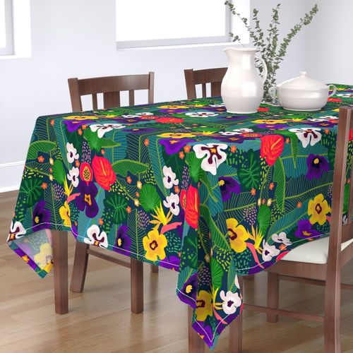 HOME_GOOD_RECTANGULAR_TABLE_CLOTH