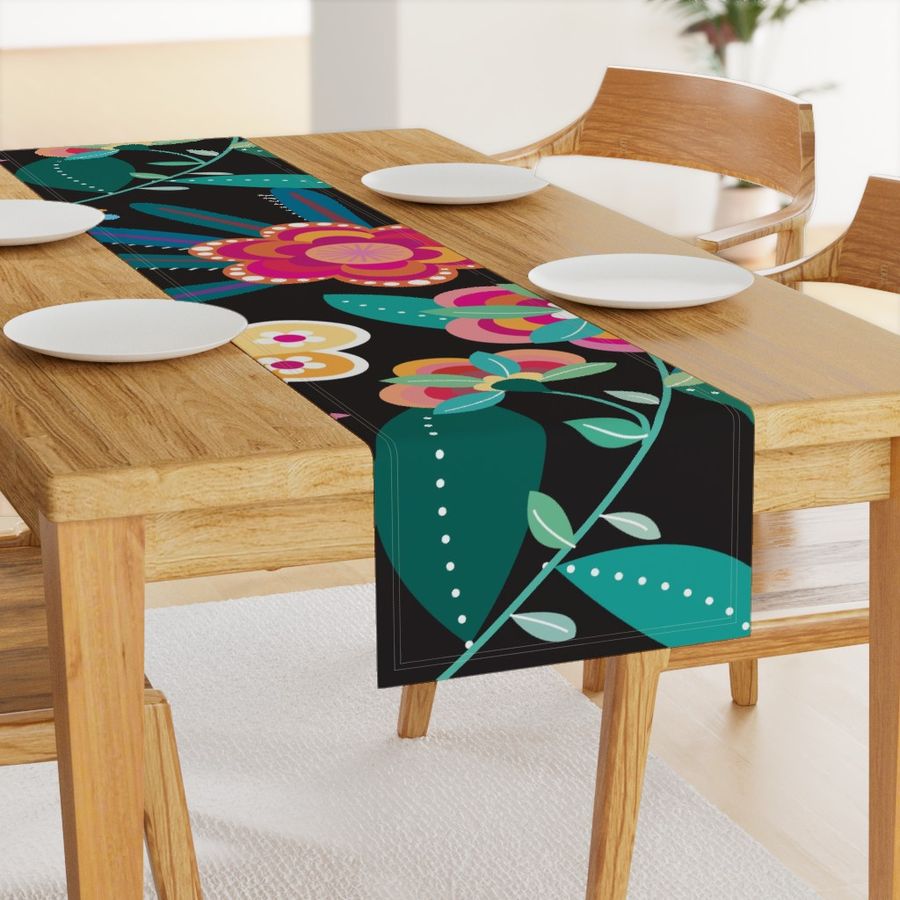 HOME_GOOD_TABLE_RUNNER