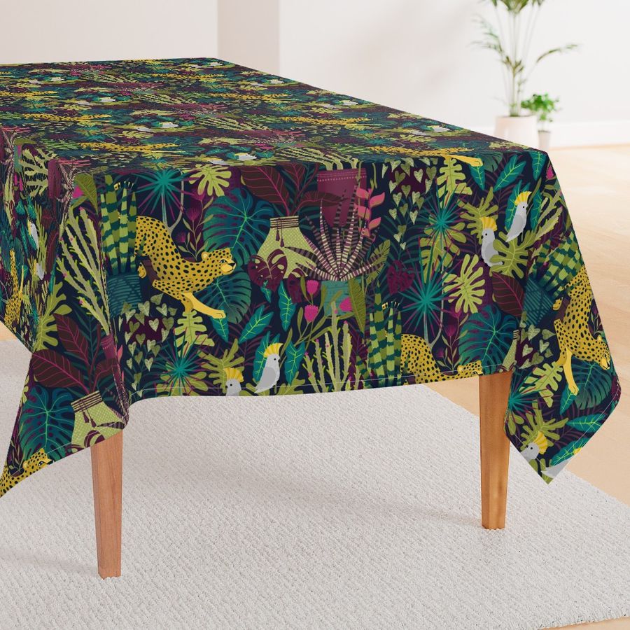 HOME_GOOD_RECTANGULAR_TABLE_CLOTH