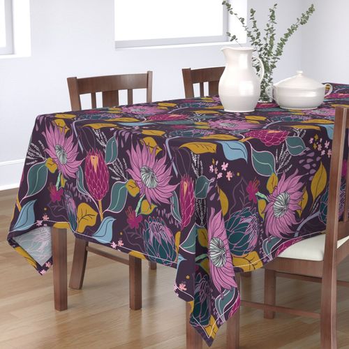 HOME_GOOD_RECTANGULAR_TABLE_CLOTH