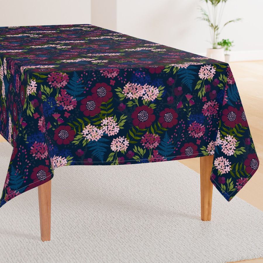 HOME_GOOD_RECTANGULAR_TABLE_CLOTH