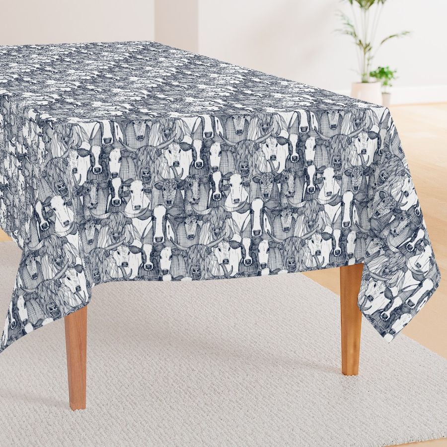 HOME_GOOD_RECTANGULAR_TABLE_CLOTH