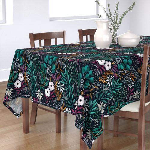 HOME_GOOD_RECTANGULAR_TABLE_CLOTH