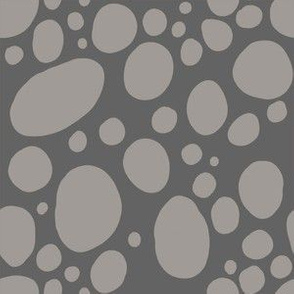 Pebble Small- Earth Tones Grey // Pebble Grove