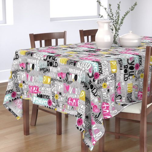 HOME_GOOD_RECTANGULAR_TABLE_CLOTH