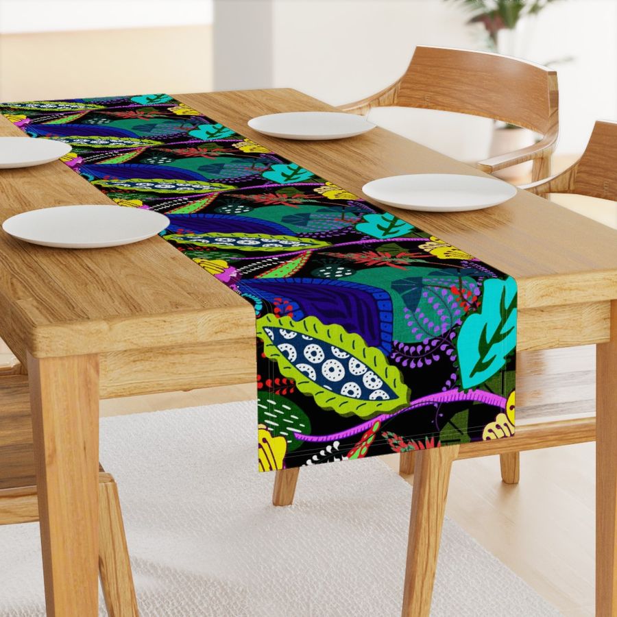 HOME_GOOD_TABLE_RUNNER