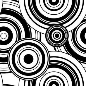 Max Crazy Circles ~ Black & White