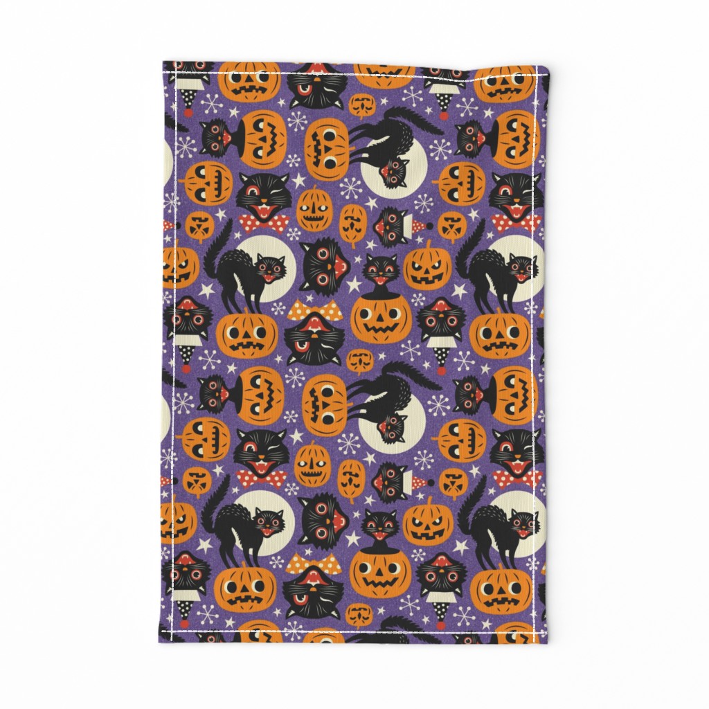 Large Scale / Spooky vintage cats and pumpkins / Purple