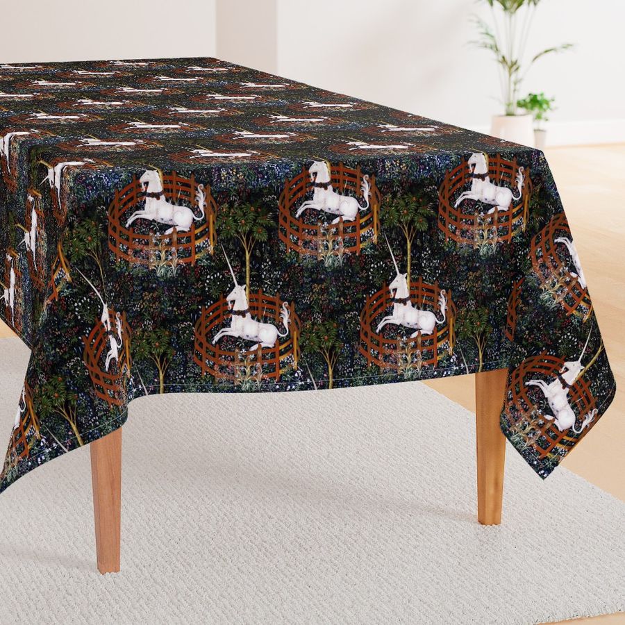 HOME_GOOD_RECTANGULAR_TABLE_CLOTH