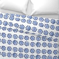 big_blue__flower_quilt