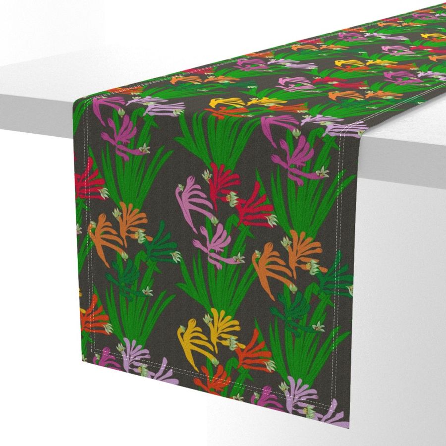 HOME_GOOD_TABLE_RUNNER