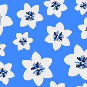 Normal scale • Boho flower - blue background