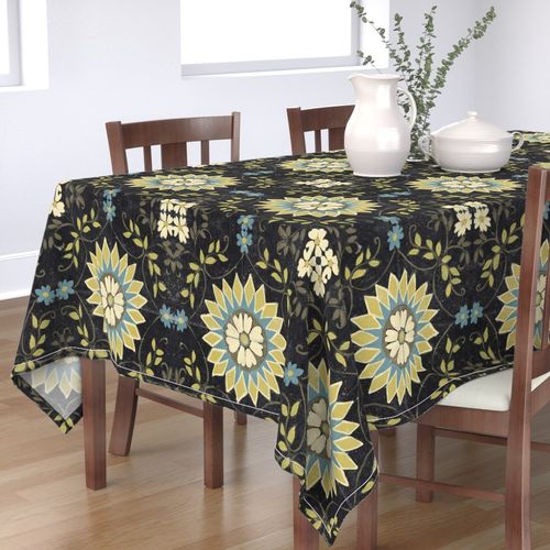 HOME_GOOD_RECTANGULAR_TABLE_CLOTH