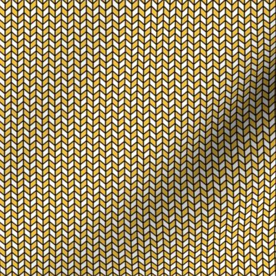 Geometric Pattern: Chevron: White/Yellow