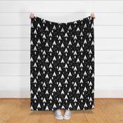 Adventure Teepee Arrow Feather - Black and White