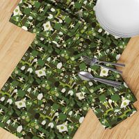 Indoors & outdoors (green camo)