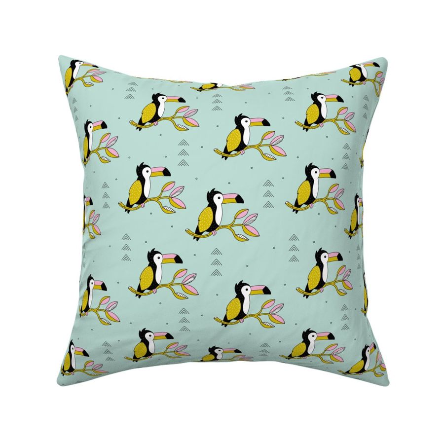 HOME_GOOD_SQUARE_THROW_PILLOW