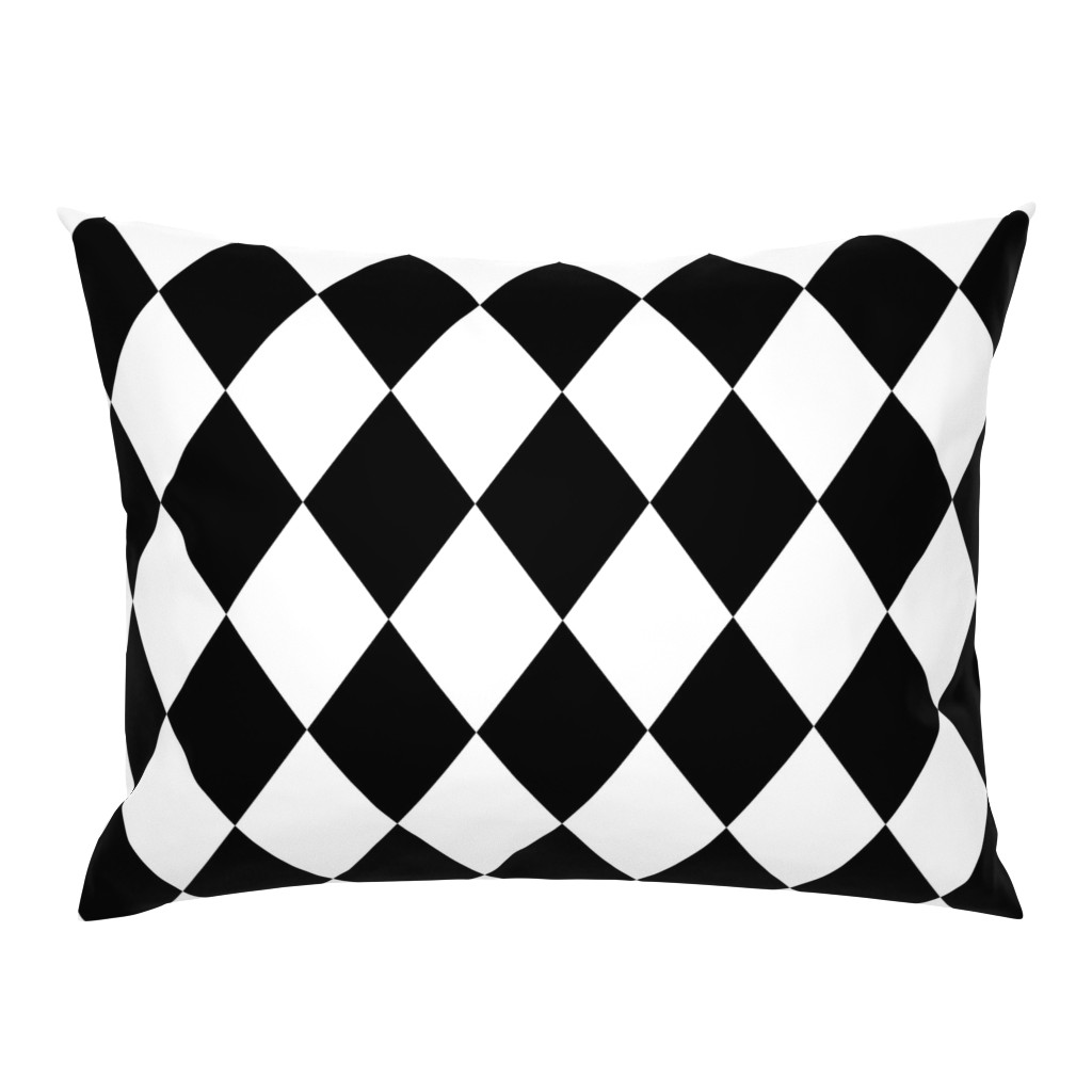 Black and White Diamond Pattern 