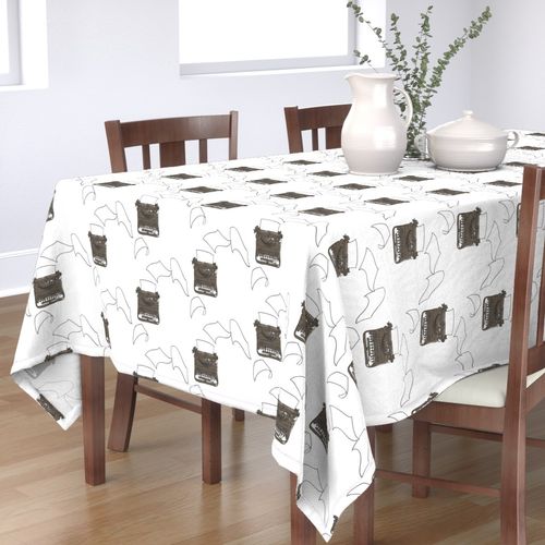 HOME_GOOD_RECTANGULAR_TABLE_CLOTH