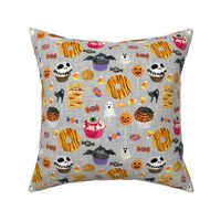 Halloween Sweet Treats // Gray Linen