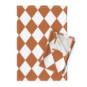 Hazel Brown Modern Diamond Pattern