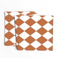 Hazel Brown Modern Diamond Pattern