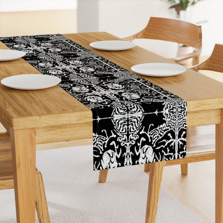 HOME_GOOD_TABLE_RUNNER