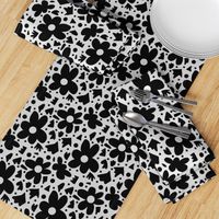 Evening Daisy Chic - black on silver grey, small