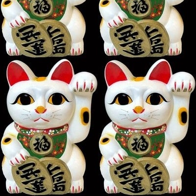 Japanese Luck And Fortune Charm Beckoning White Calico Cat Maneki