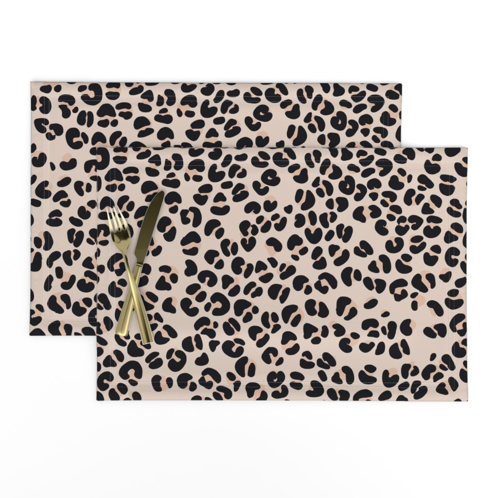 Freehand animal prints leopard print