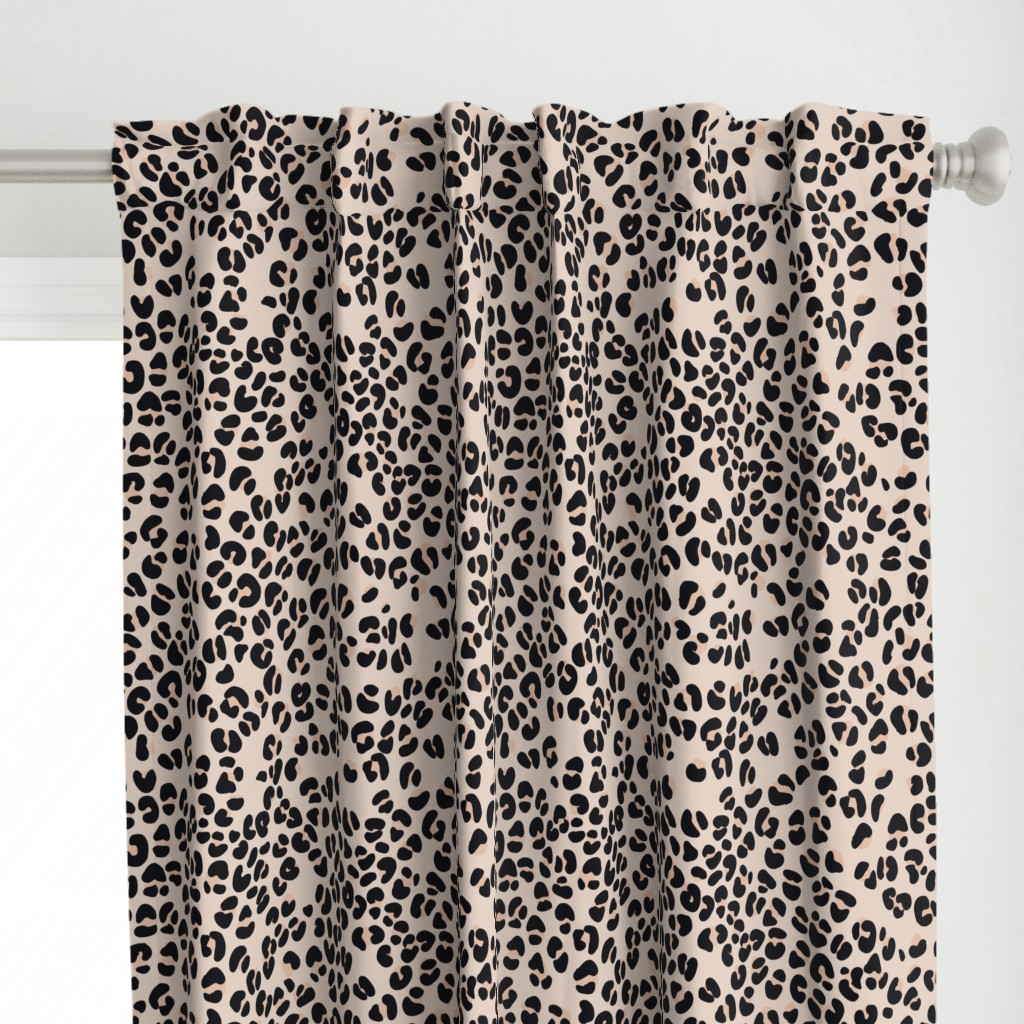 Freehand animal prints leopard print