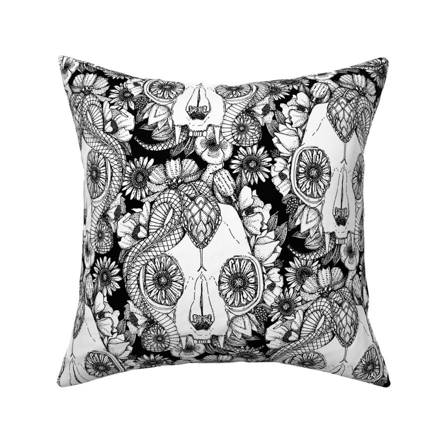 HOME_GOOD_SQUARE_THROW_PILLOW