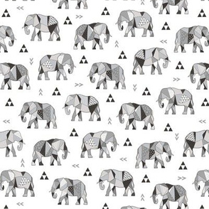 Elephants Geometric with Triangles Black&White Grey Smaller 1,5 inch