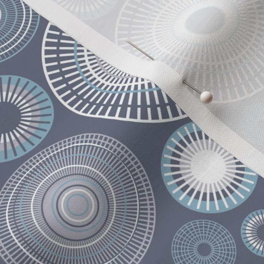 concentric circles grayish blue and white