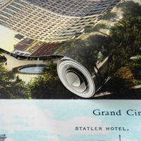 13-10     Downtown Detroit postcard -Grand Circus Pk 1/4 Yd