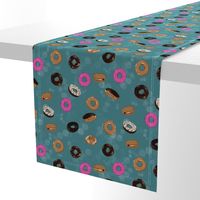 Colorful donut shop 5DAFBE70-F2B9-46E0-A878-BF5EC269A7EA