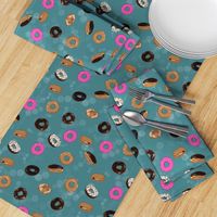 Colorful donut shop 5DAFBE70-F2B9-46E0-A878-BF5EC269A7EA