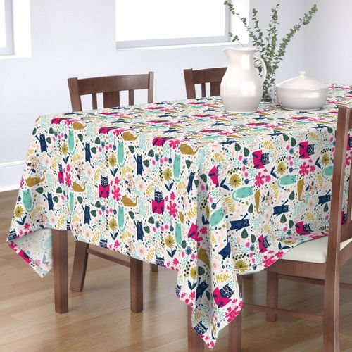 HOME_GOOD_RECTANGULAR_TABLE_CLOTH